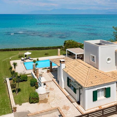 Beachfront Villa Victoras - With Private Beach Sidárion Exterior photo