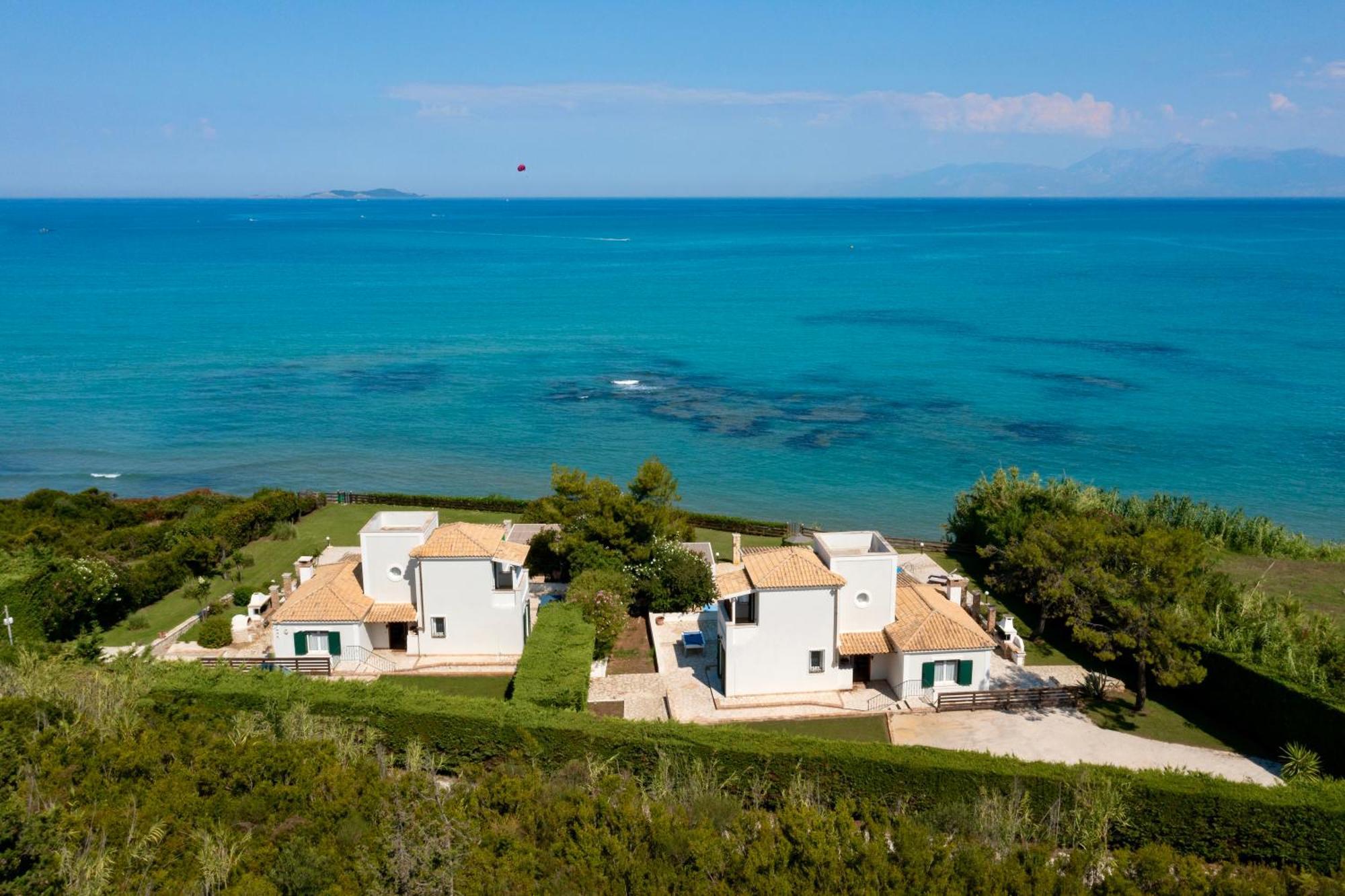 Beachfront Villa Victoras - With Private Beach Sidárion Exterior photo