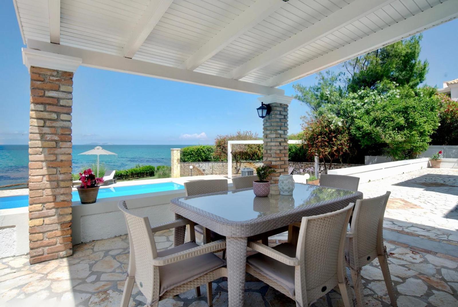 Beachfront Villa Victoras - With Private Beach Sidárion Exterior photo