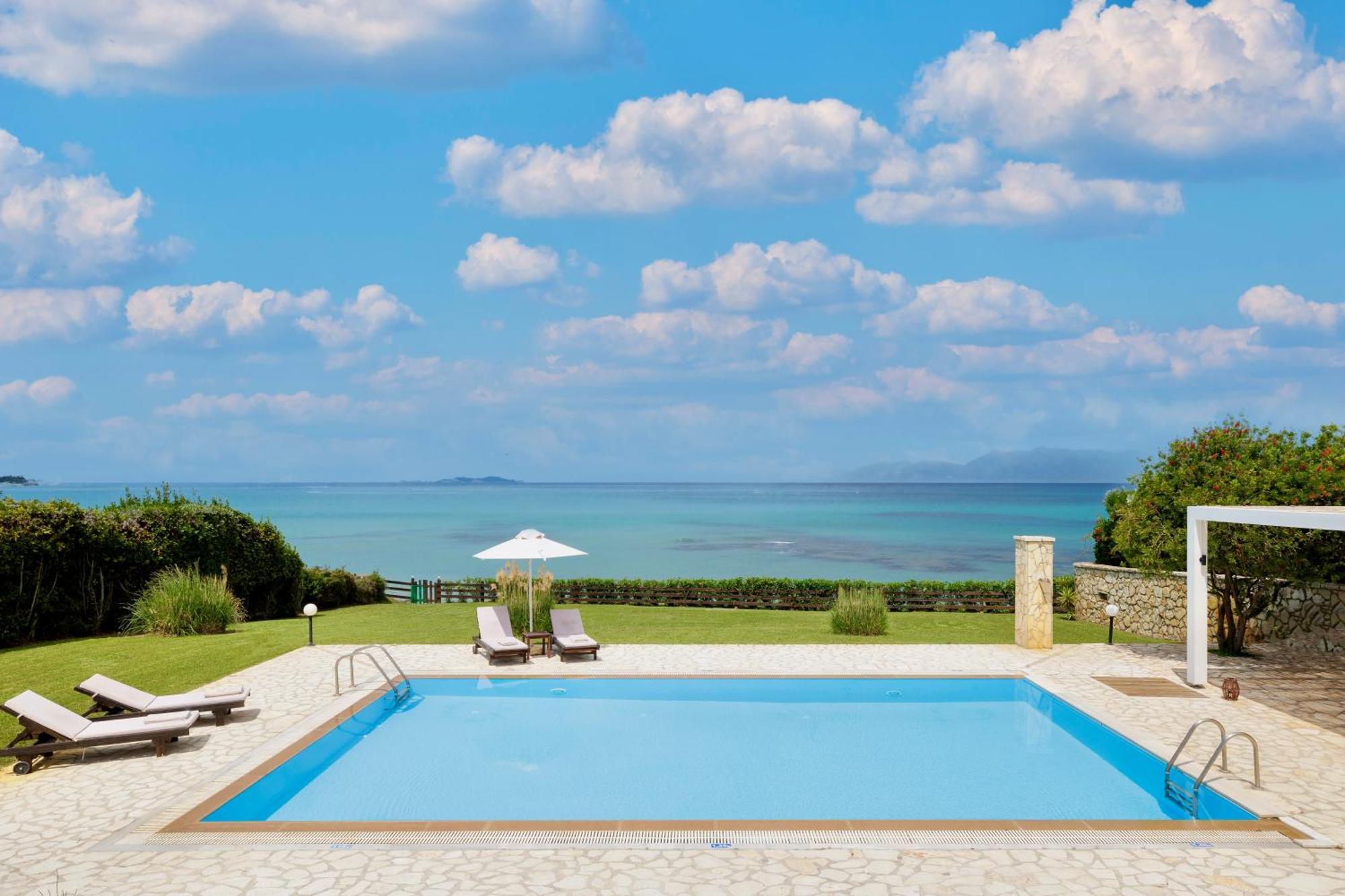 Beachfront Villa Victoras - With Private Beach Sidárion Exterior photo